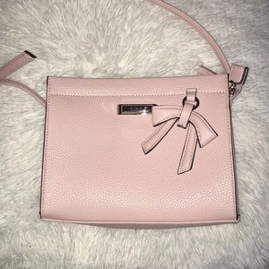 Pink Tahari Purse 🎀